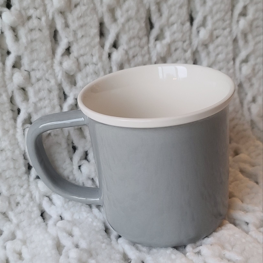 Beautiful 'Hello Winter' Mug ❄️ - Picture 3 of 5